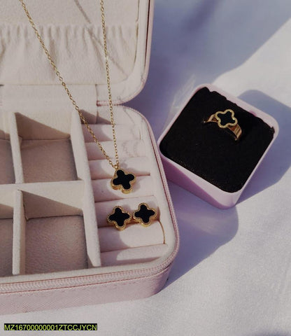 Clover design pendant set