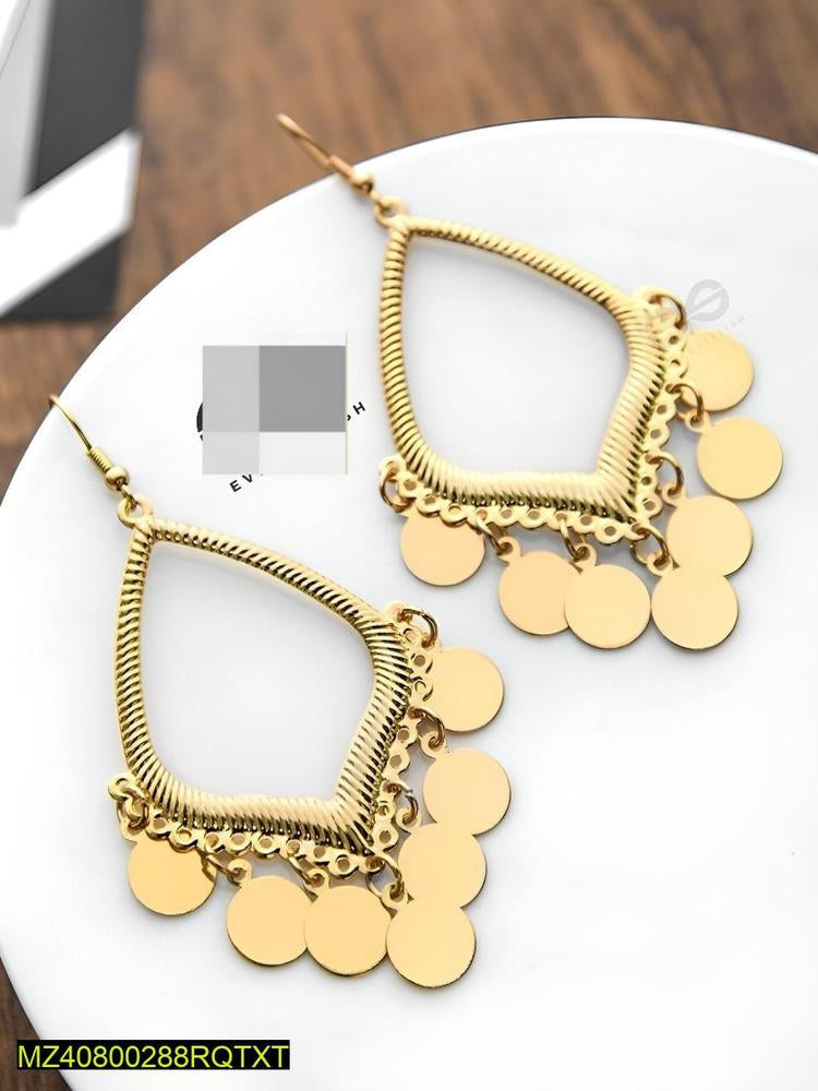 Elegant dangling beautiful earrings