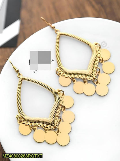 Elegant dangling beautiful earrings