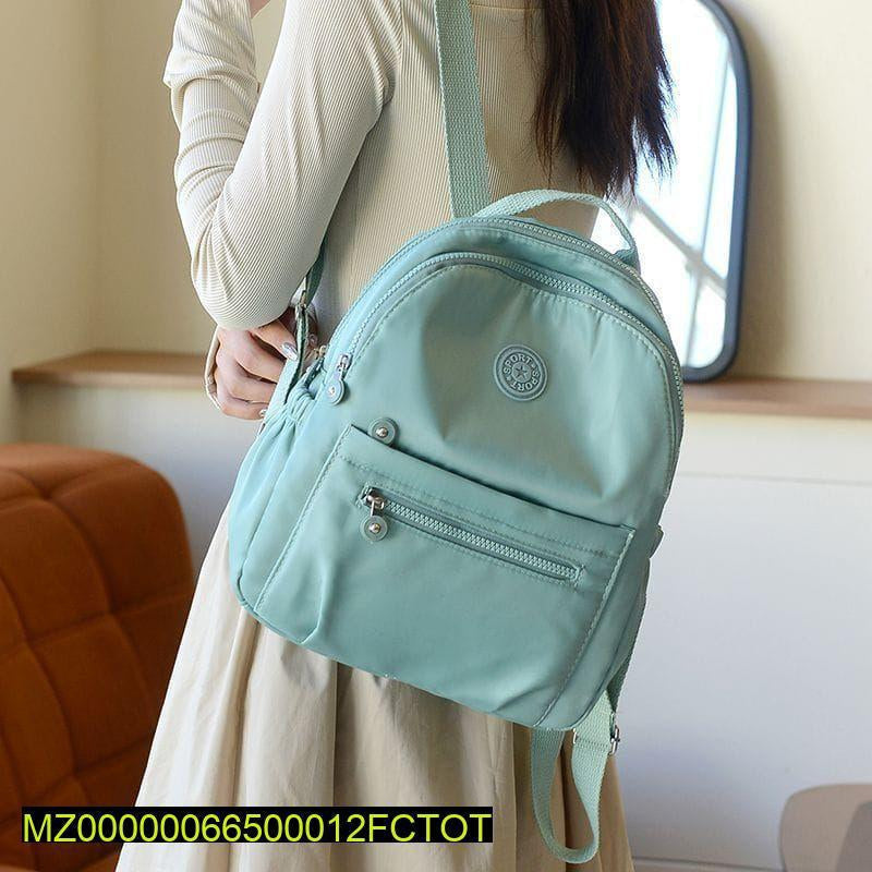 Plane front zipper casual backpack
