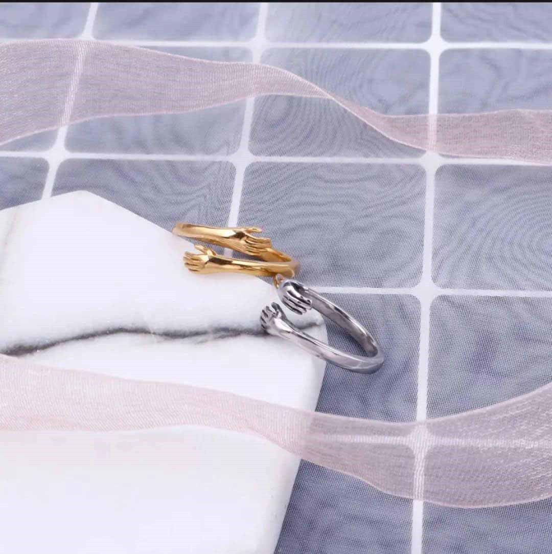 2 pieces couple hug ring