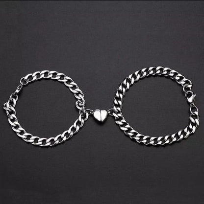 Magnetic heart design couple's bracelet