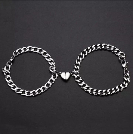 Magnetic heart design couple's bracelet