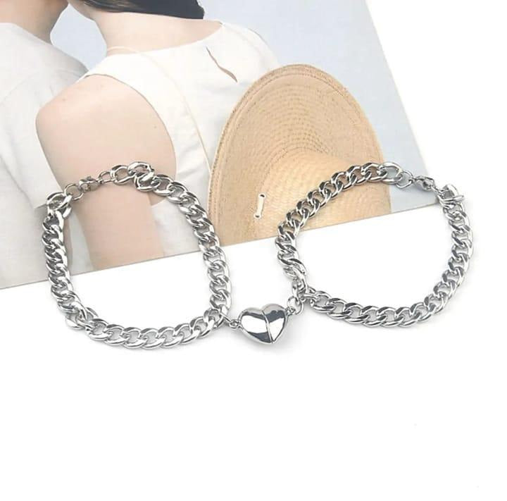 Magnetic heart design couple's bracelet